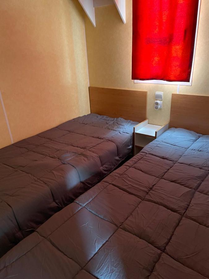 Mobil-Home Au Bord De L'Eau Feins Exteriör bild